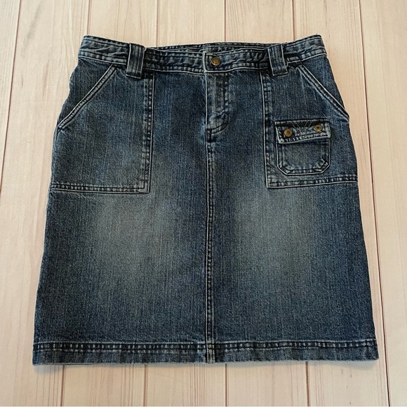 Columbia Sportswear Company Dresses & Skirts - y2k Columbia XCO Denim Skirt Women’s 6 Blue Outdoor Hiking Cabin Classic Active